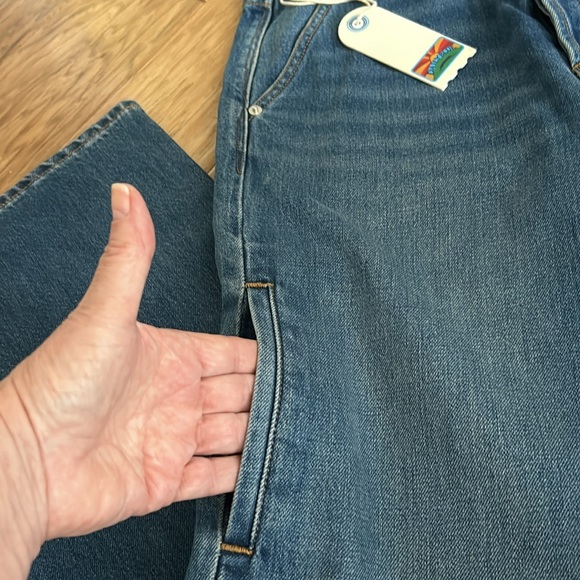 AG Jeans - Picture 7 of 10